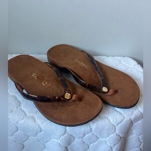 Vionic Bella tortoise shell thong sandals Size 9 wide Summer Vacation Casual